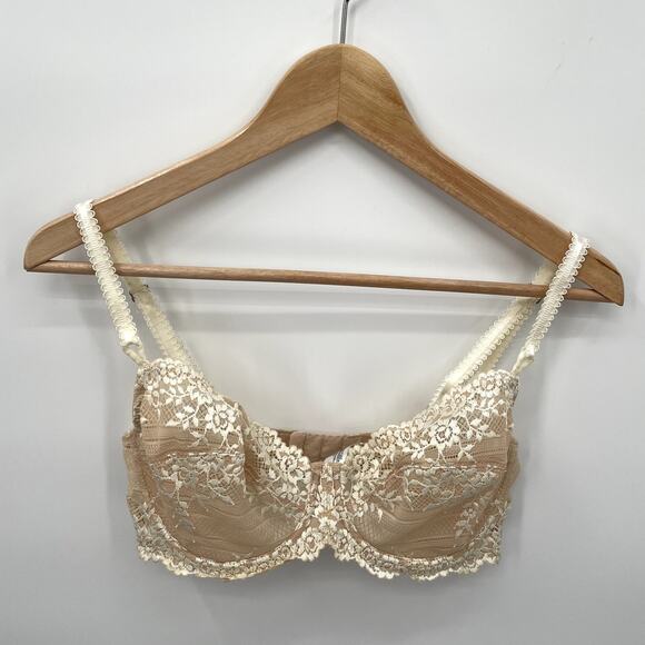 WACOAL Embrace Lace® Underwire Bra in Sand/Ivory // 34D - Picture 4 of 13